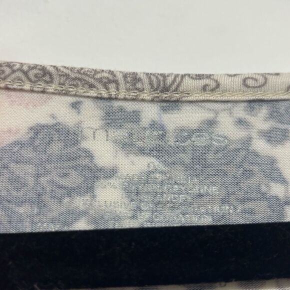 Maurices Patchwork V-Neck Short Sleeve Top 0X - Picture 2 of 3